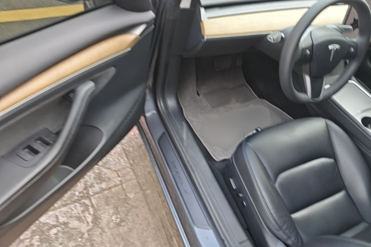 Tesla Model 3 2021 صورة سيارة #16
