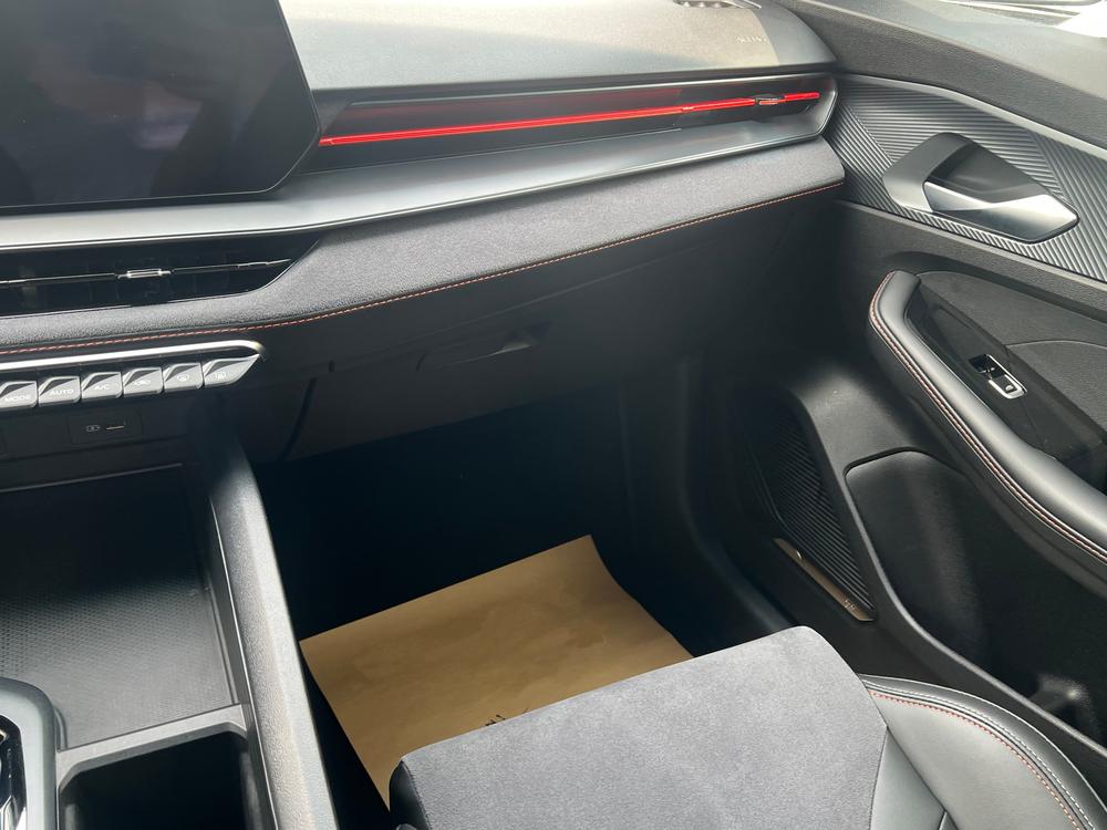 GEELY Binray 2022 car image #4