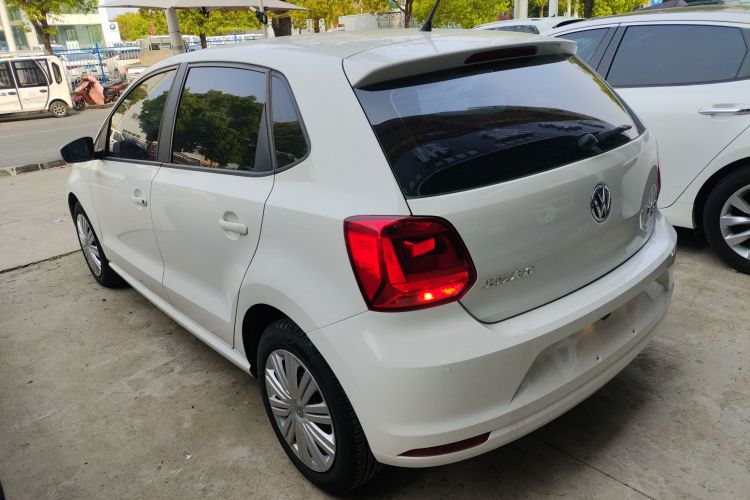 Volkswagen Polo 2017 car image #5