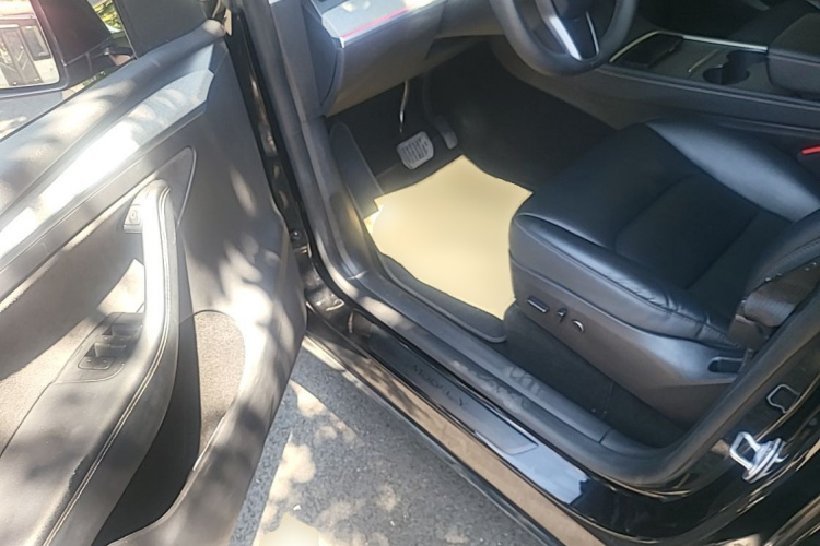 Tesla Model Y 2024 #15 Tesla Model Y 2024 car image #15