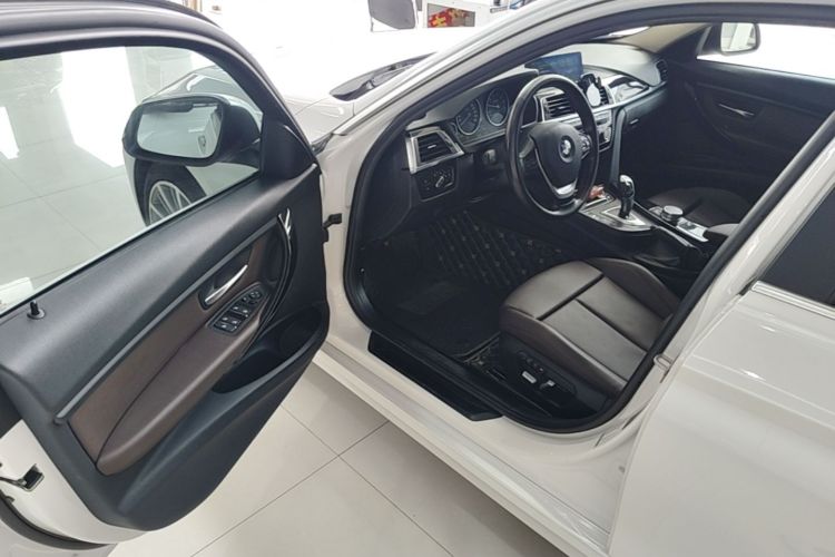 BMW 3 Series 2018 #16 BMW 3 Series 2018 car image #16