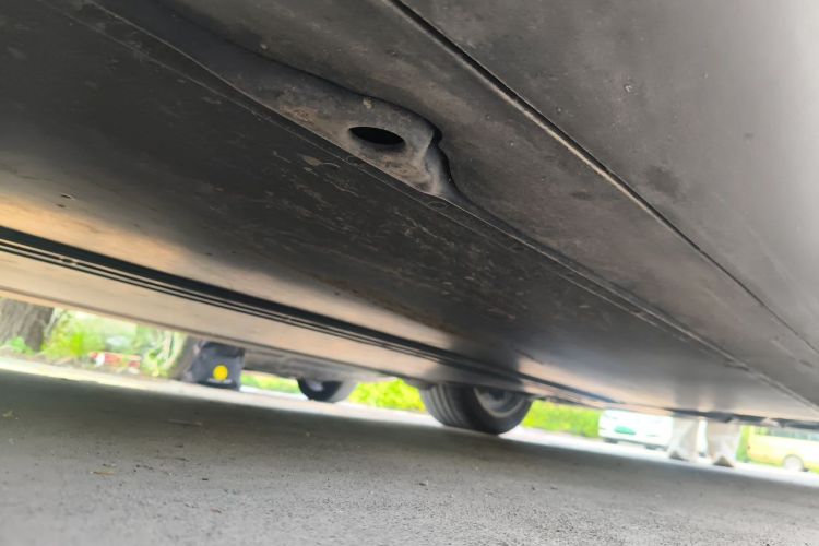 Tesla Model Y 2022 car image #25