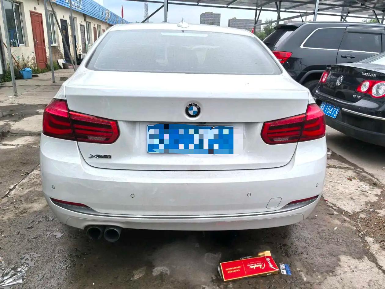BMW 3 Series 2019 car image #8