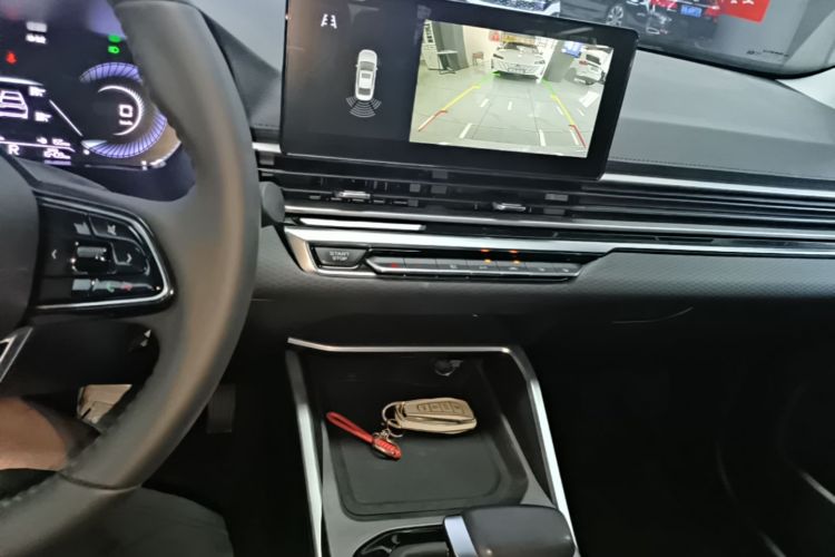 GEELY Emgrand 2022 car image #13