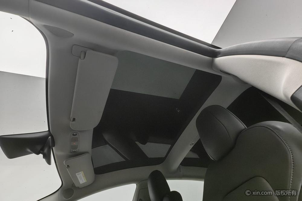 Tesla Model 3 2022 car image #19
