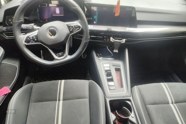 Volkswagen Golf 2021 car image #11