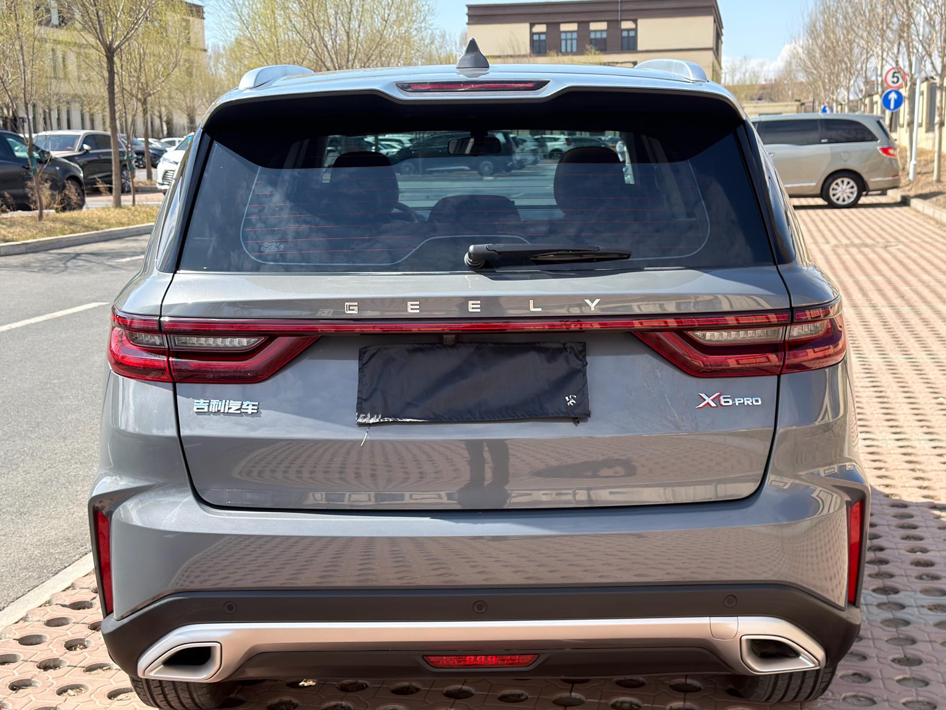 GEELY Vision X6 2023 car image #5