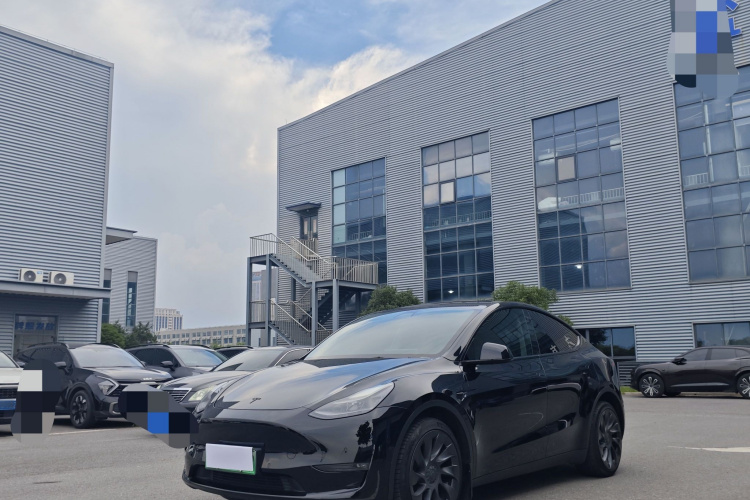Tesla Model Y 2021 #2 Tesla Model Y 2021 car image #2
