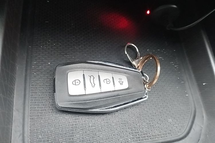 GEELY Emgrand 2024 car image #9