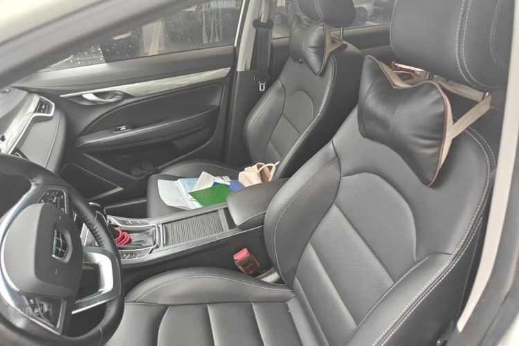 GEELY Emgrand 2019 car image #17