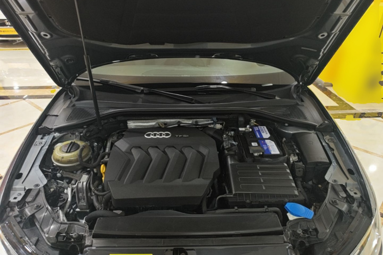 Audi A3 2018 car image #22