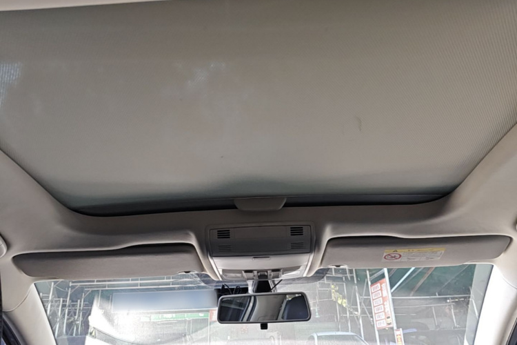 Volkswagen Golf 2019 car image #26