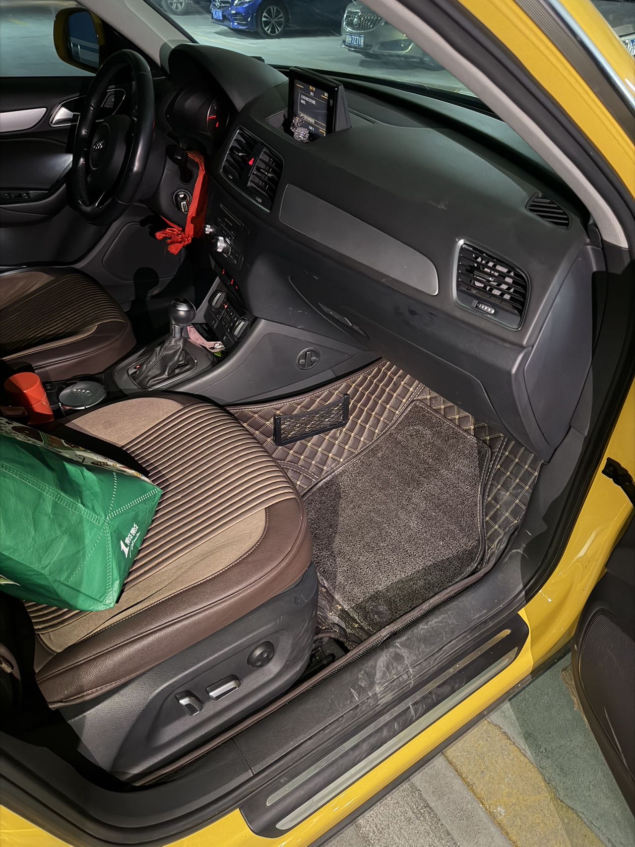 Audi Q3 2016 car image #10