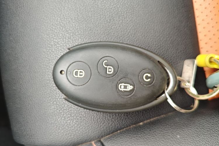 BYD Yuan 2017 #9 BYD Yuan 2017 car image #9