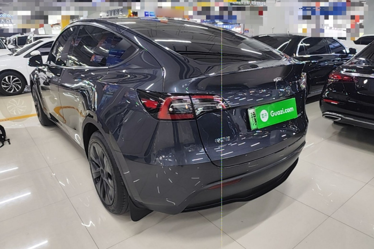 Tesla Model Y 2024 #5 Tesla Model Y 2024 car image #5