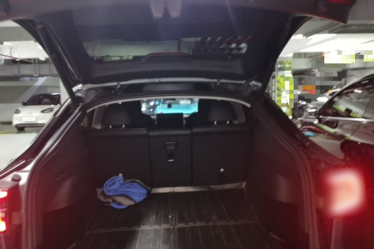 Tesla Model Y 2024 #19 Tesla Model Y 2024 car image #19