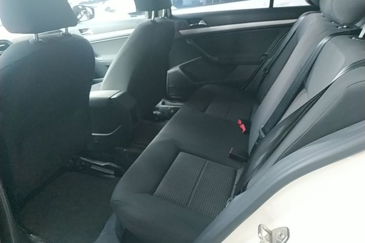 Volkswagen Lavida 2018 صورة سيارة #17