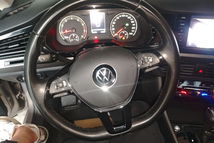 Volkswagen Bora 2020 car image #11