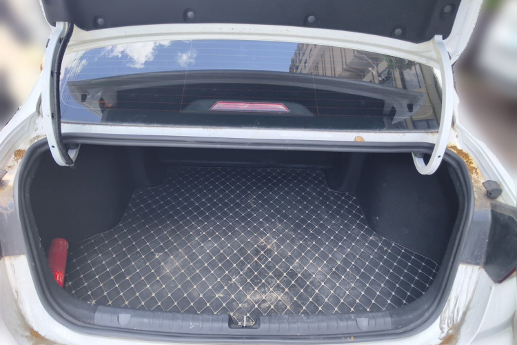 GEELY Emgrand 2021 car image #17