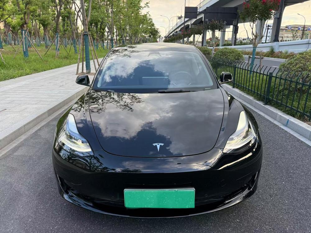 Tesla Model 3 2022 car image #2
