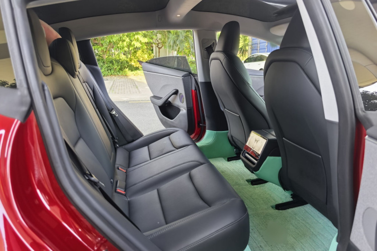 Tesla Model 3 2024 car image #12