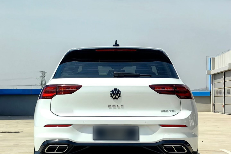 Volkswagen Golf 2022 car image #7
