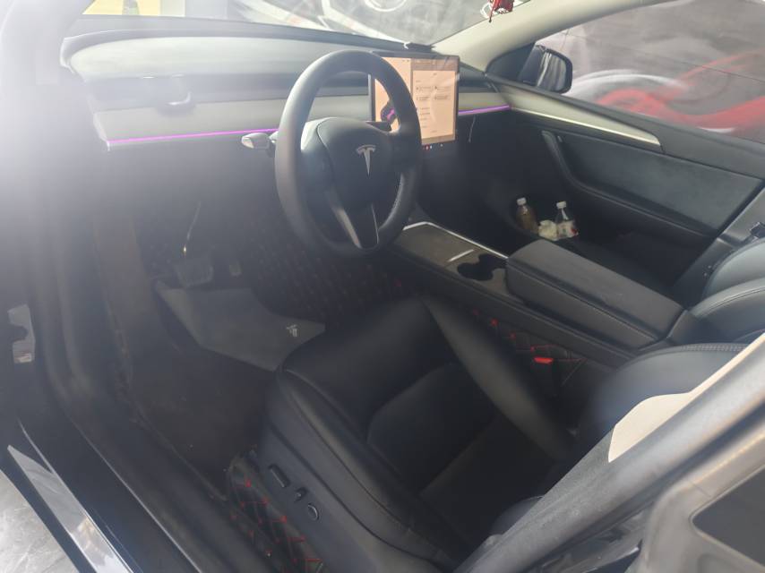 Tesla Model Y 2024 car image #2