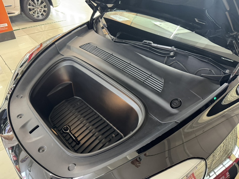 Tesla Model Y 2022 car image #10
