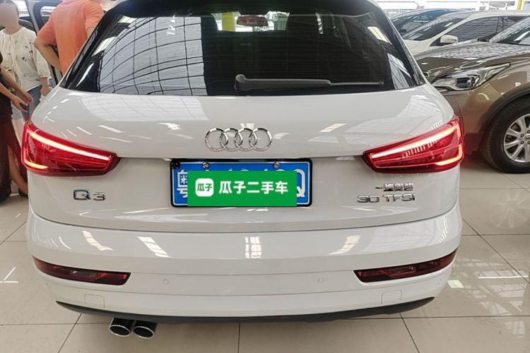 Audi Q3 2017 car image #6