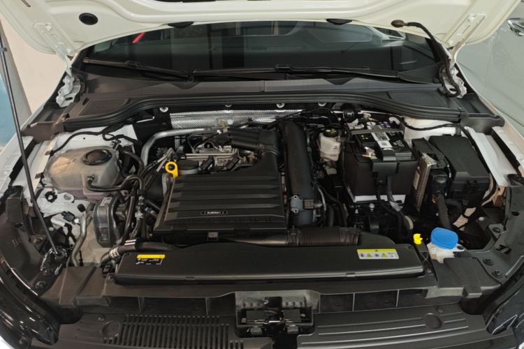 Volkswagen Golf 2023 car image #20