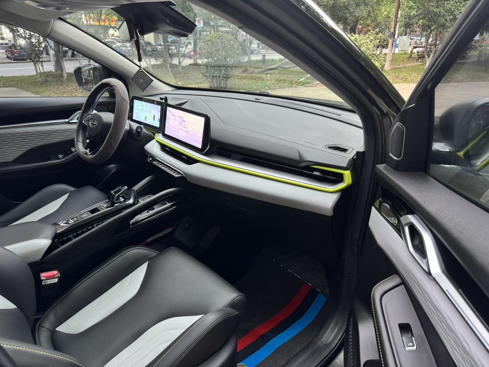 GEELY Coolray 2023 car image #11