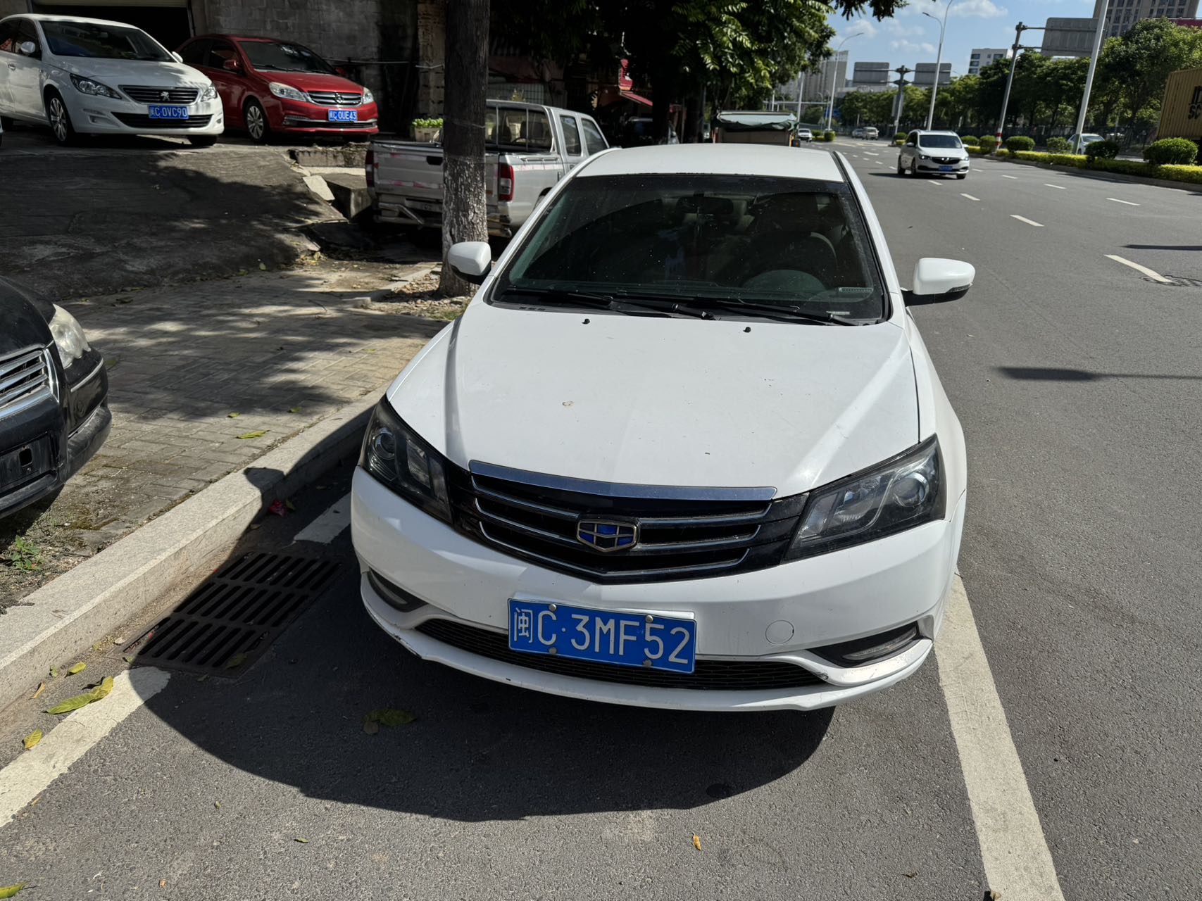 GEELY Emgrand 2016 #2 GEELY Emgrand 2016 car image #2