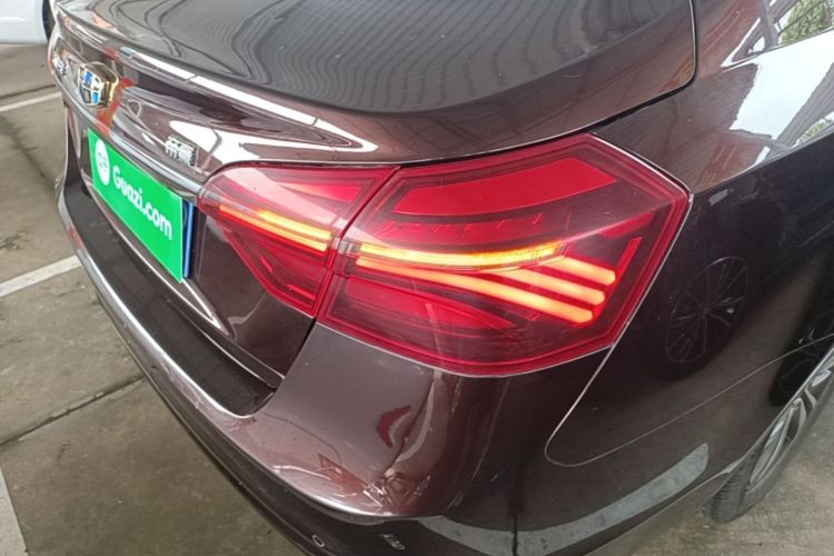 GEELY Emgrand 2018 car image #8