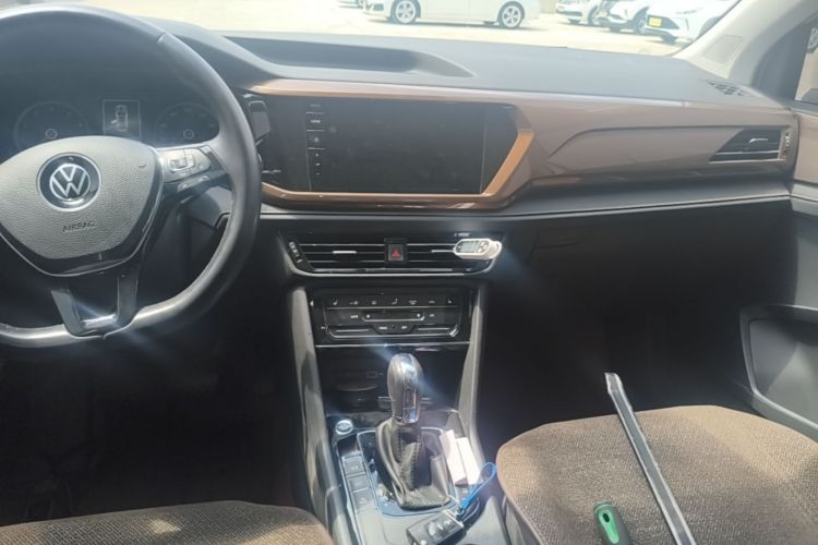 Volkswagen Tharu 2020 car image #13