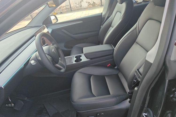 Tesla Model Y 2025 #17 Tesla Model Y 2025 car image #17
