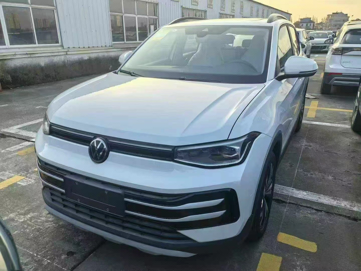 Volkswagen Tharu 2025 Volkswagen Tharu 2025 immagine di auto