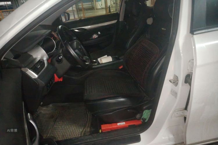 GEELY Emgrand 2019 car image #17