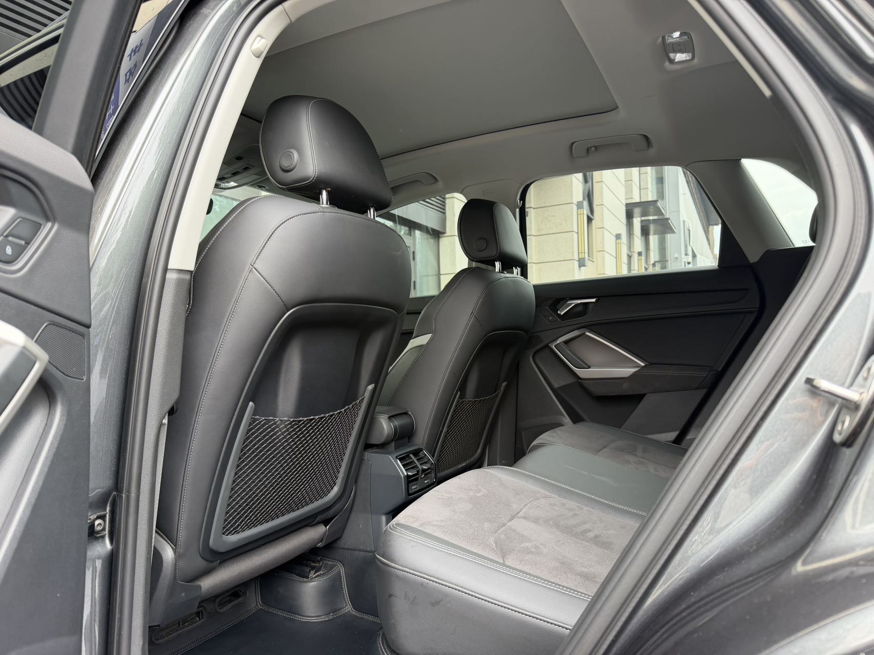 Audi Q3 2023 car image #6