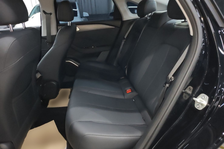 GEELY Emgrand 2026 #13 GEELY Emgrand 2026 imagem de carro #13