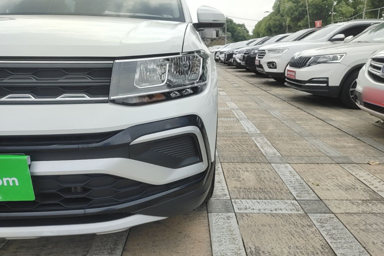 Volkswagen T-Cross 2025 #23 Volkswagen T-Cross 2025 car image #23