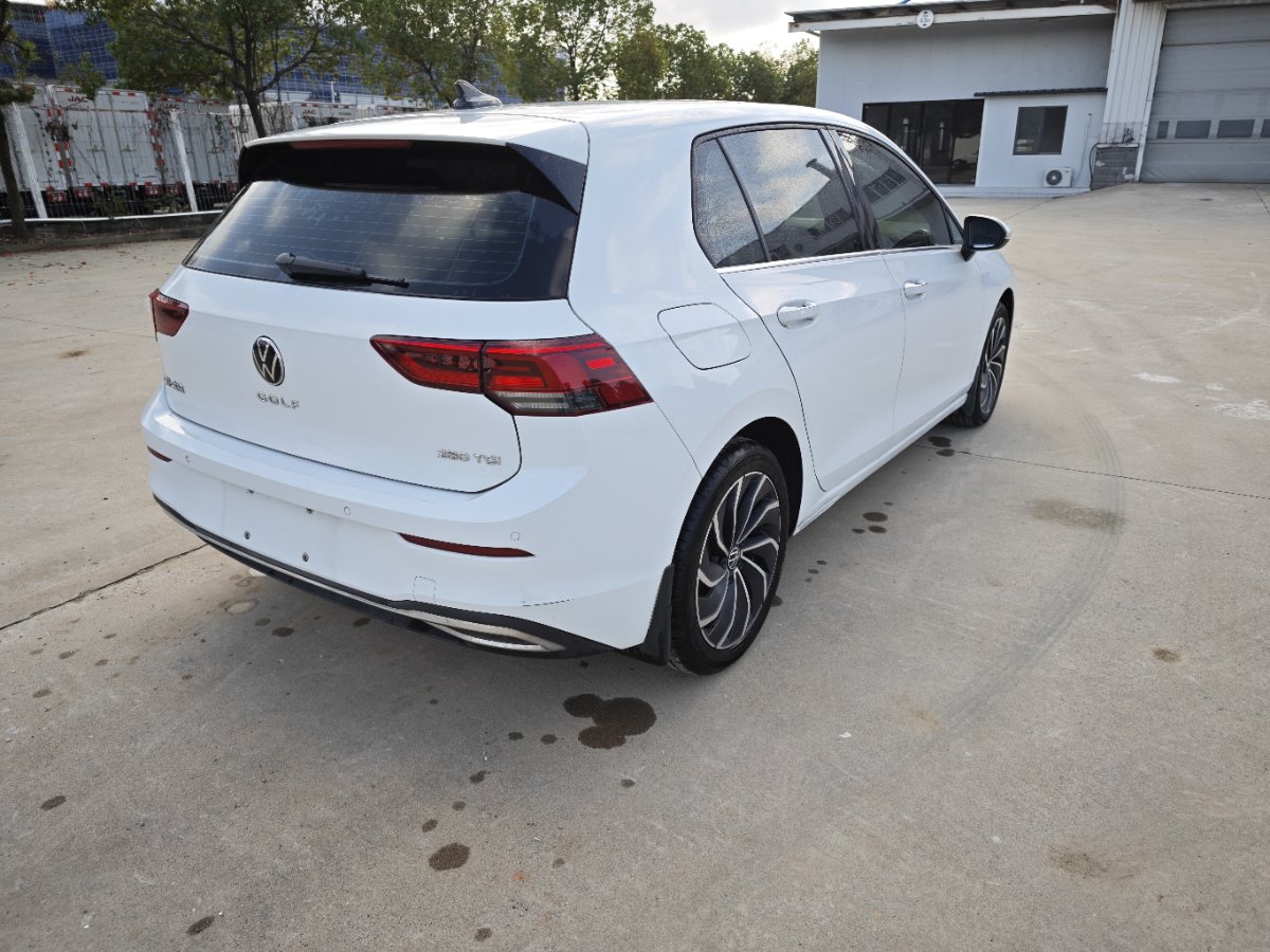 Volkswagen Golf 2021 car image #4