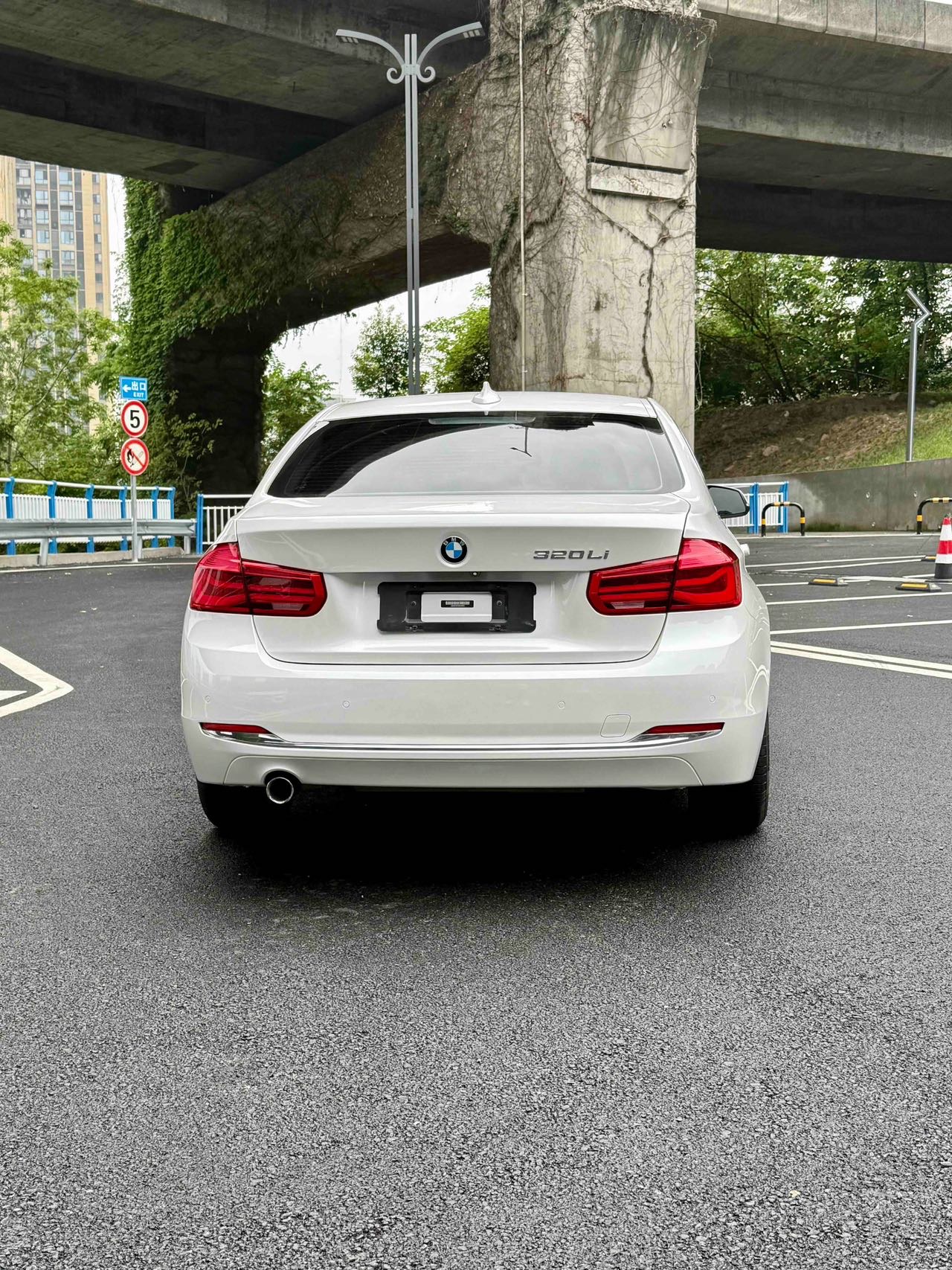 BMW 3 Series 2016 car image #8