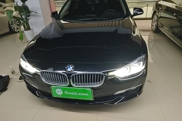 BMW 3 Series 2018 car image #3
