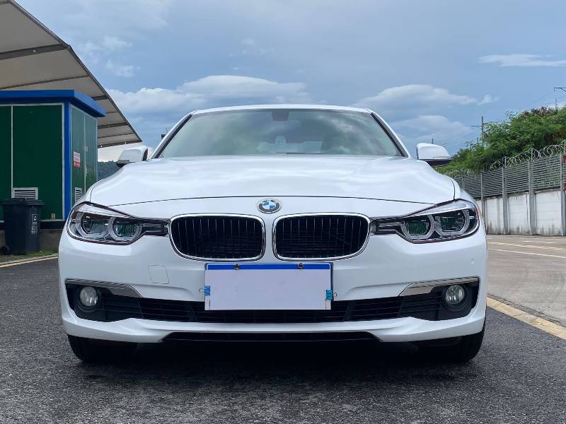 BMW 3 Series 2018 car image #2