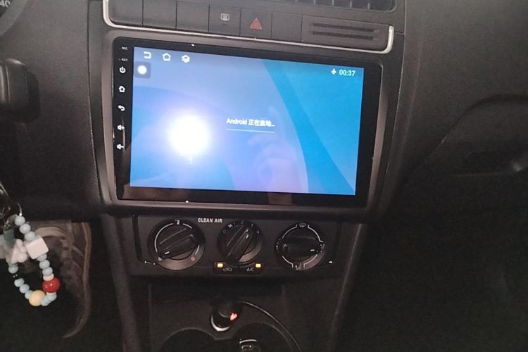 Volkswagen Polo 2016 car image #13