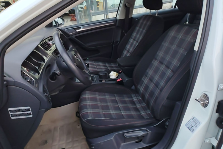 Volkswagen Golf 2016 car image #15