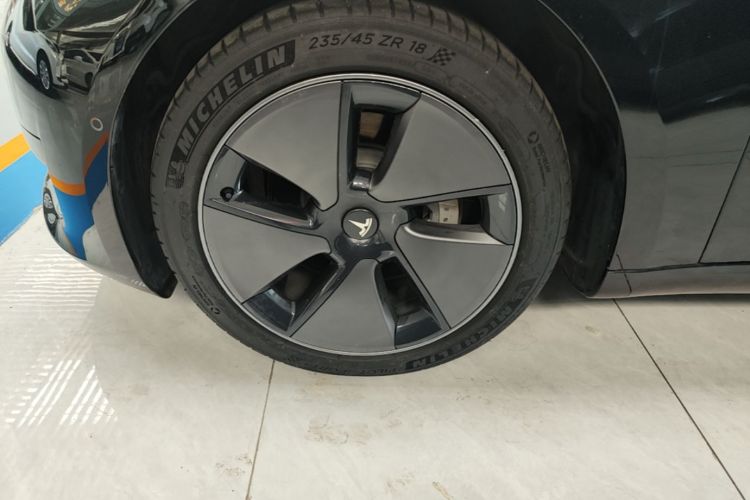 Tesla Model 3 2022 car image #9