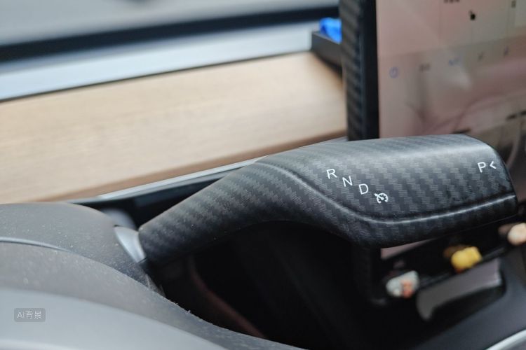 Tesla Model 3 2022 car image #16