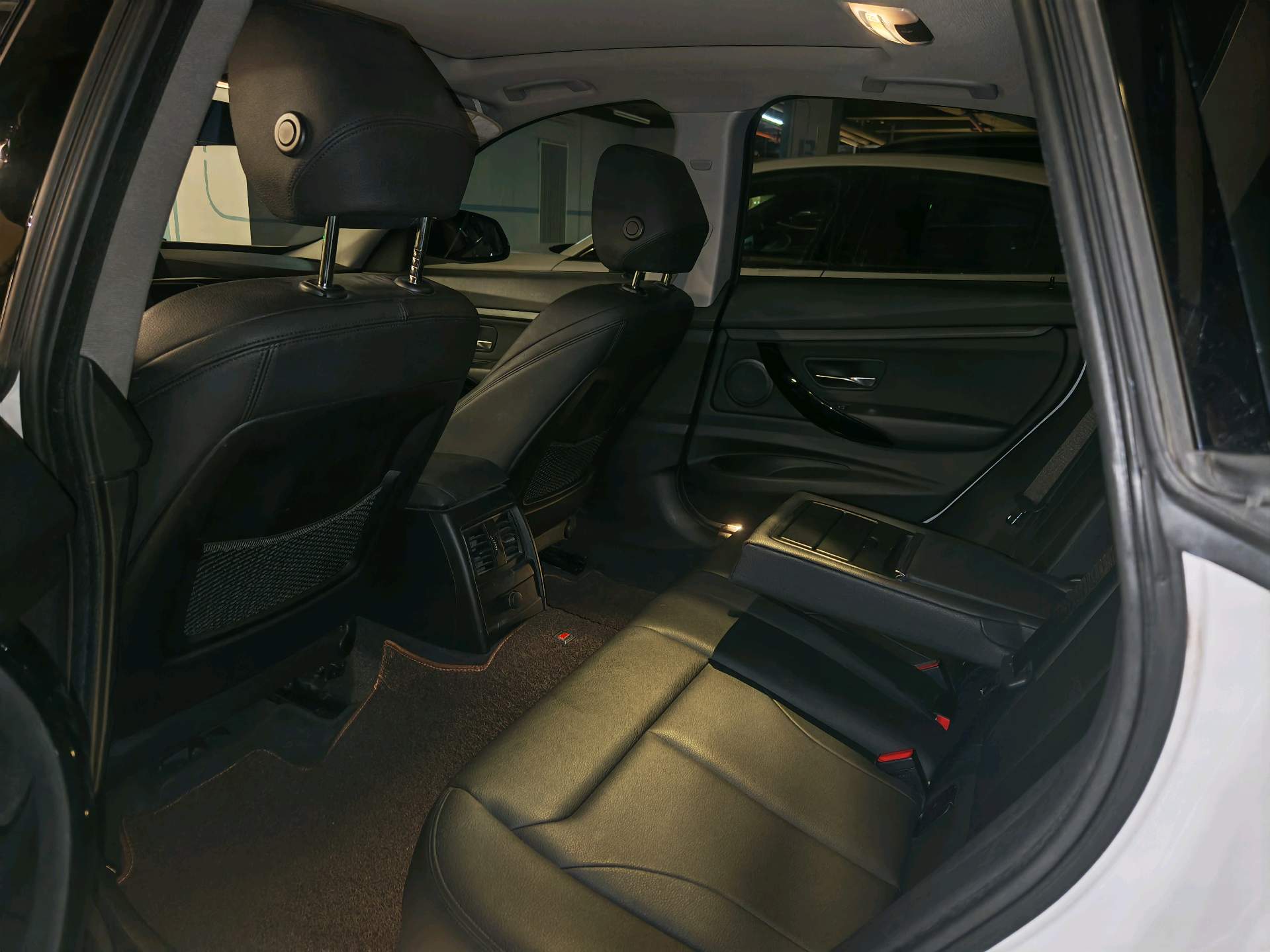 BMW 3 Series GT 2018 car image #4