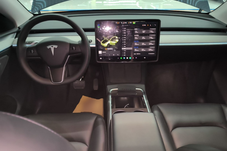 Tesla Model Y 2024 #10 Tesla Model Y 2024 car image #10